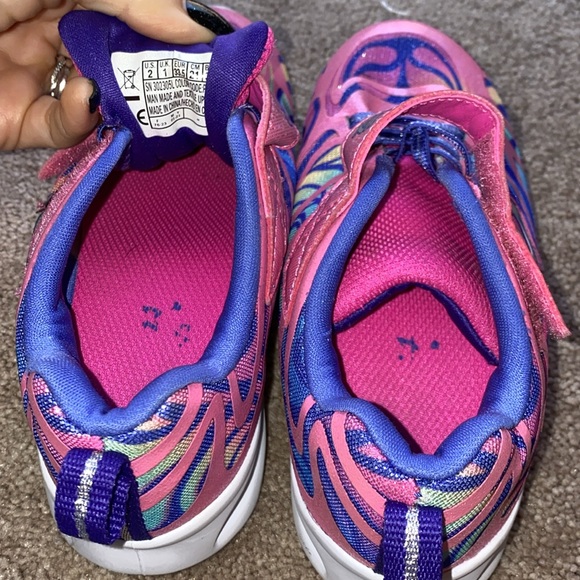 Sketchers slip on sneakers, wild metallic pink/purple pattern, size 2 youth - Picture 8 of 9